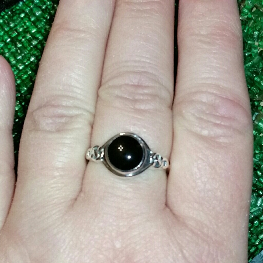 .925 Silver Onyx Ring w/Celtic Details